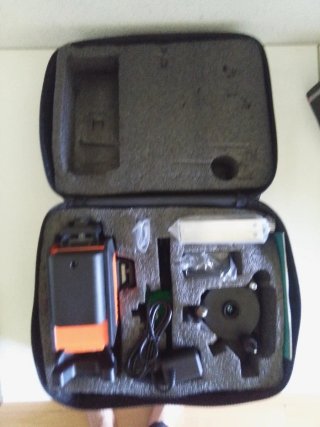 Nivel láser recargable con batería
