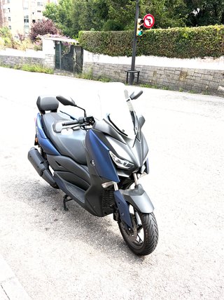 Yamaha XMAX 300 solo 2900km recien pasada ITV