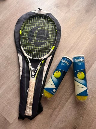 Raqueta de tenis Artengo y 8 pelotas