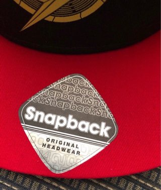 Gorra DC Comics Flash Negra y Roja