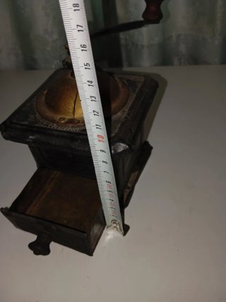Molinillo de café antiguo