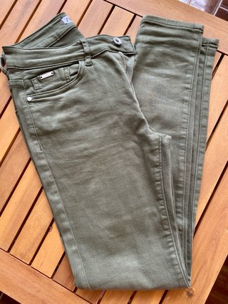 4 Pantalones Pitillo Zara
