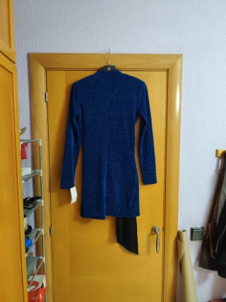 Vestido fiesta azul brillante