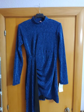 Vestido fiesta azul brillante