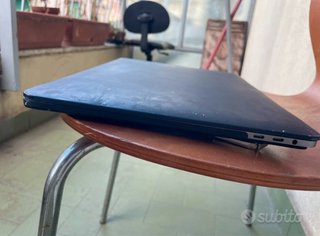 MacBook Pro 2018 Intel i7 Touch Bar