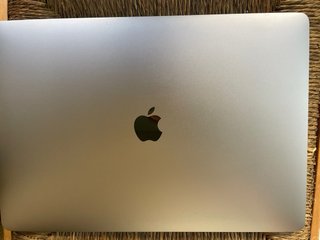 MacBook Pro 2018 Intel i7 Touch Bar