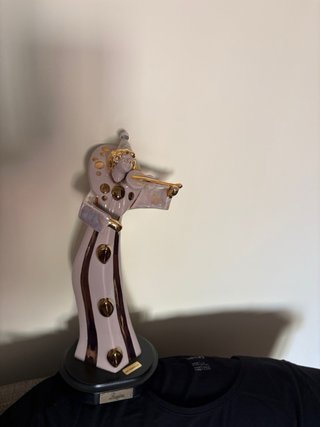 Figura de porcelana Regina  32cm