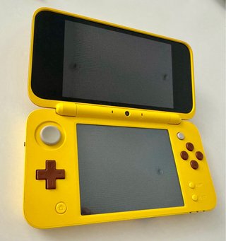 Nintendo New 2DS XL Pikachu Edition