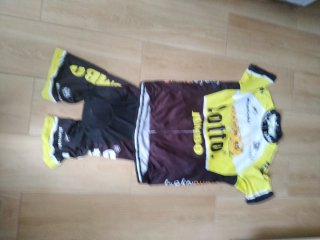 Conjunto Culotte y Maillot Ciclismo Santini Bianch