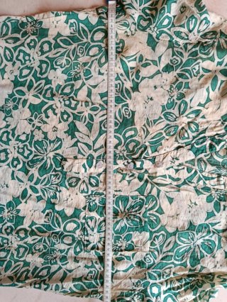 Blusa veraniega verde y blanca