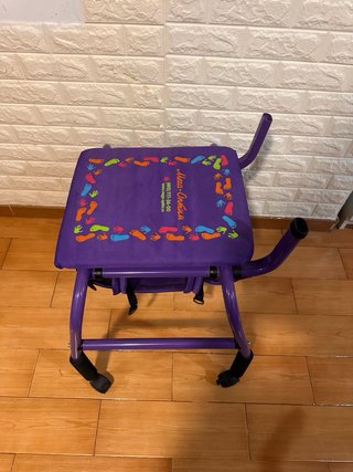 Se regala andador ortopédico infantil