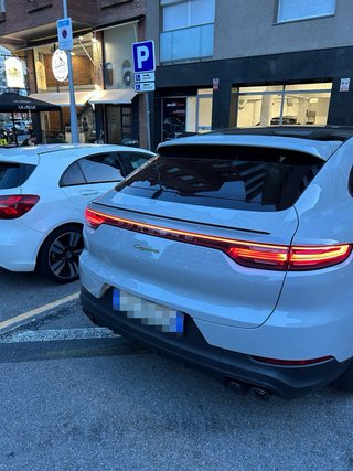 Porsche Cayenne 2025