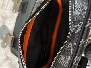 Bolso bandolera Lacoste negro y gris