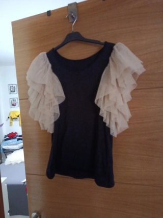 Conjunto falda y top volantes beige/negro