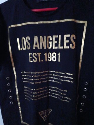 Camiseta Guess Negra Los Angeles Est. 1981