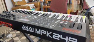 Akai MPK 249 Controlador MIDI Teclado