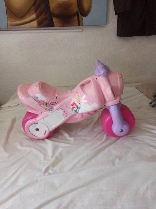 Moto correpasillos Disney Princesas