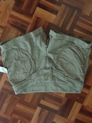 Pantalón corto Sisley bombacho verde kaky