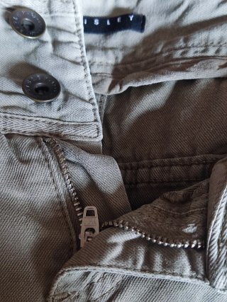 Pantalón corto Sisley bombacho verde kaky