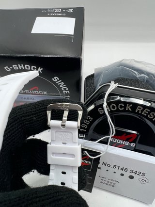 Casio G-SHOCK Blanco y Azul