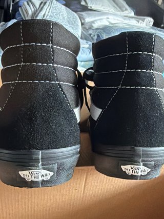 Vans SK8-Hi Negras con Raya Blanca