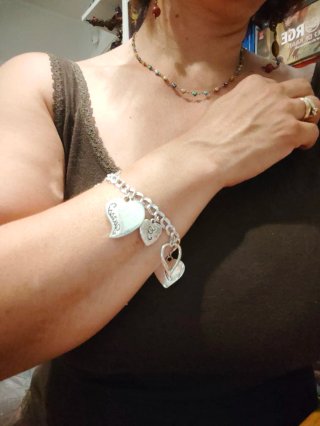 Bracciale Guess con cuori pendenti