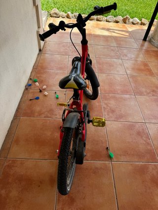 Bicicleta infantil Btwin roja 4-5 años