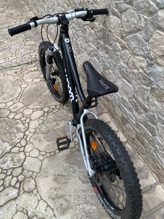 Bicicleta WOOM OFF 4 AIR 20" Frenos Hidráulicos