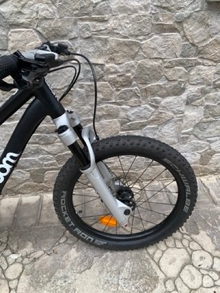 Bicicleta WOOM OFF 4 AIR 20" Frenos Hidráulicos