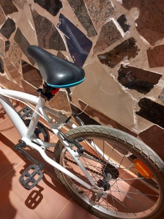 Bicicleta infantil B'TWIN blanca