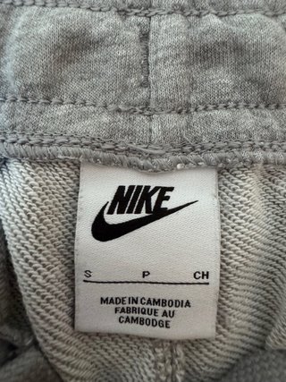 Pantalón chándal Nike gris talla S