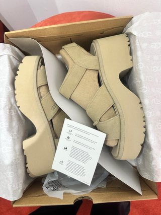Sandalias UGG Beige Talla 39