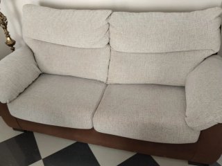 Sofá y 2 sillones beige y marrón