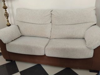 Sofá y 2 sillones beige y marrón