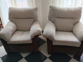 Sofá y 2 sillones beige y marrón