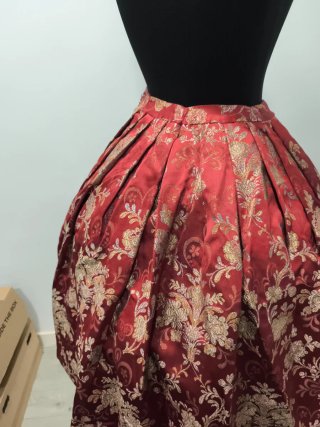 Falda Fallera Niña Roja Brocado Dorado