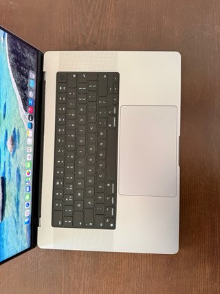 MacBook Pro 16" (2021) A2485 con Apple M1 Pro, 512 GB