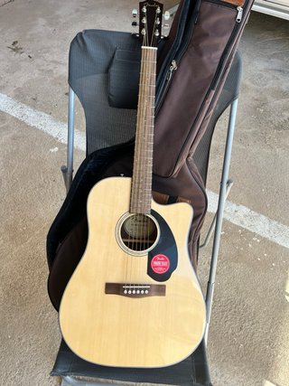 Guitarra Fender Clásica con Accesorios 350 Euro