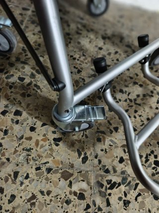 Silla de ruedas para ducha y wc plegable