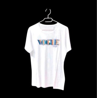 Talla S. Lote de 13 camisetas de mujer VOGUE VIP.