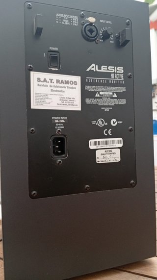 Monitores de estudio Alesis M1 Mk2 (Pareja)