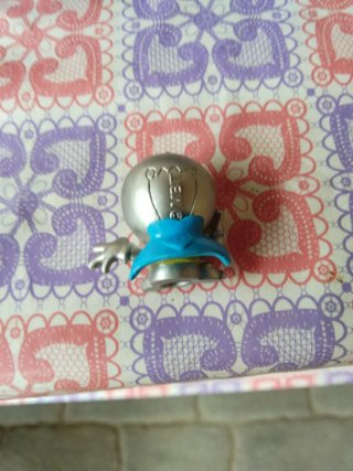 Superthing plateado bombilla