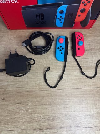 Nintendo Switch V2 ¡Como nueva! + Accesorios