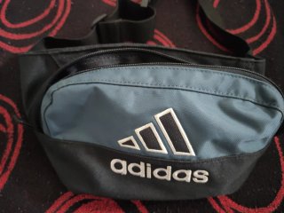 Riñonera Adidas Negra y Azul