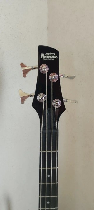 Bajo Eléctrico Ibanez