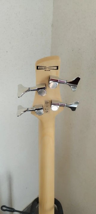 Bajo Eléctrico Ibanez