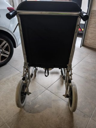 Silla de ruedas con muy poco uso