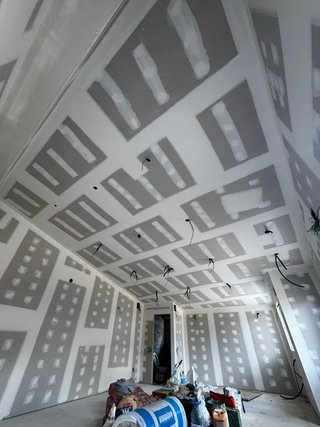 Pladur, pintura e iluminación
