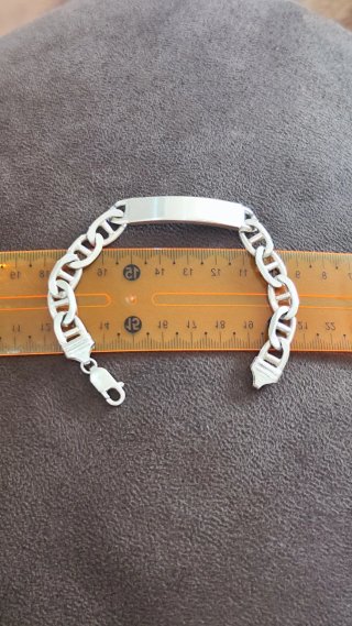 Pulsera de plata para hombre nueva.
