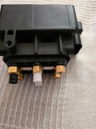 Caja Válvulas Audi A8 4E D3